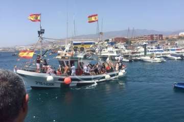 Procesión terrestre-marítimo de la Virgen del Carmen por la bahía de Melenara (Foto TA)